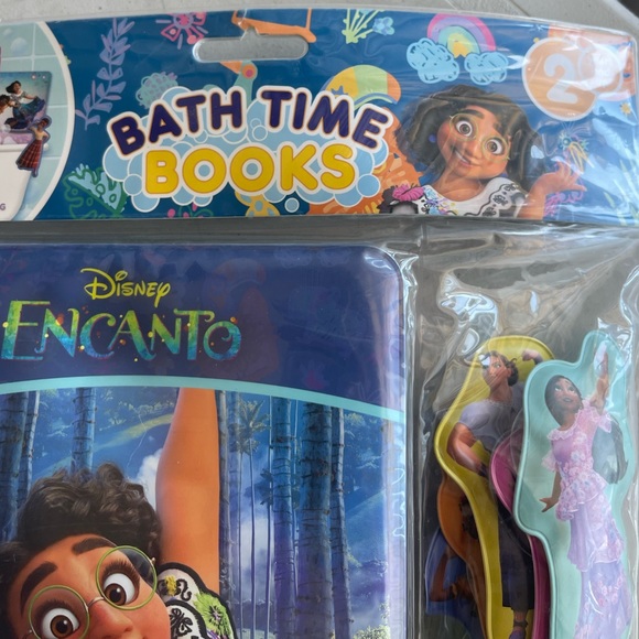 New Disney Encanto Bath Time Books. - Picture 4 of 7